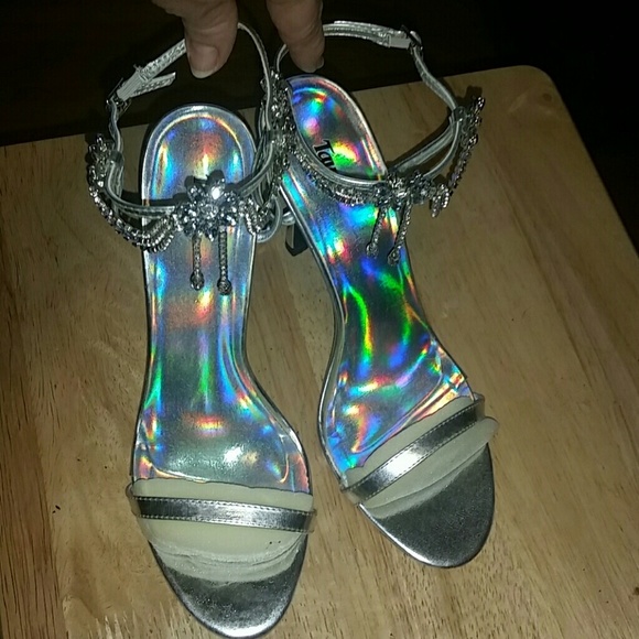 Silver sparkling shoes - Picture 1 of 4